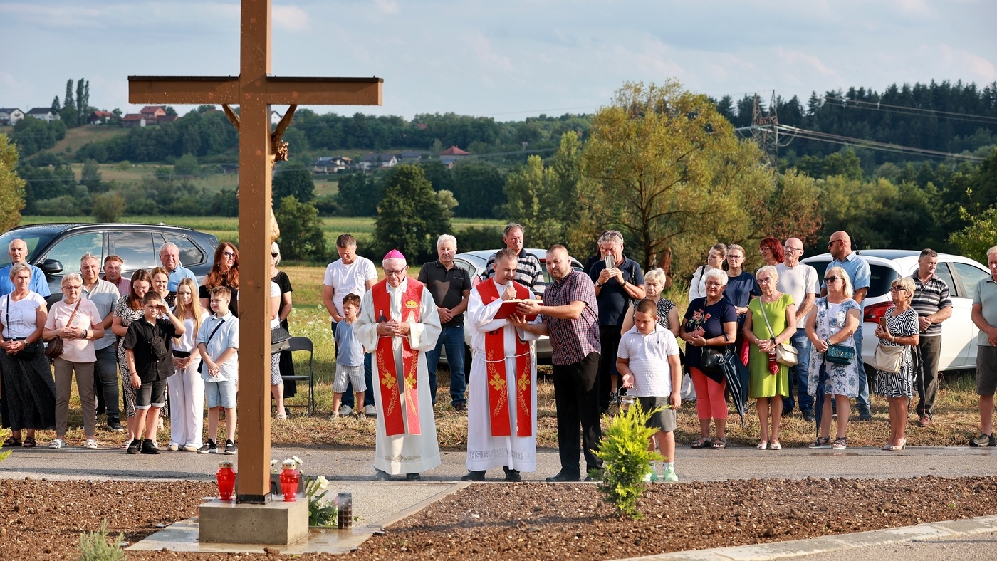 Blagoslovljen križ krajputaš u Gornjoj Kupčini