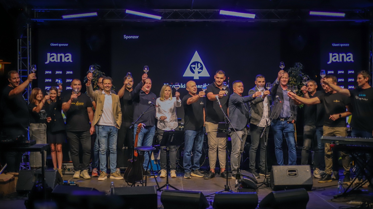 Dani vina oduševili brojne posjetitelje jaskanskog perivoja 