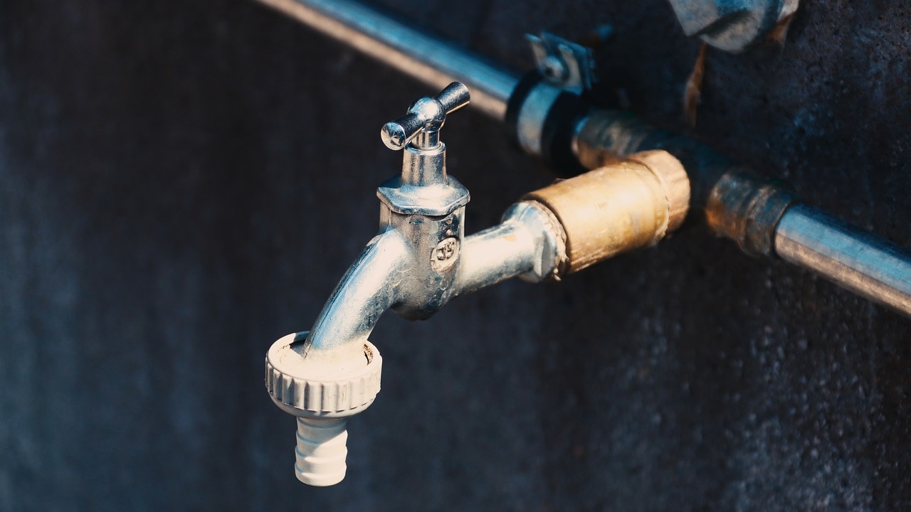 Nesukladan uzorak vode na jaskanskom području