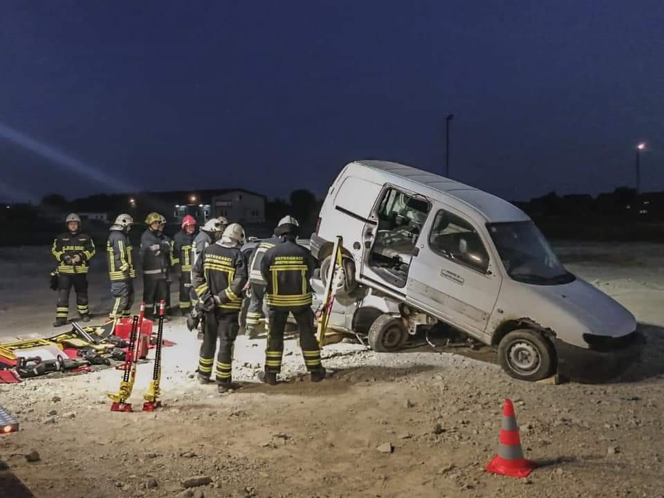 Osposobljeno više od 100 vatrogasaca Vatrogasne zajednice Grada Jastrebarskog
