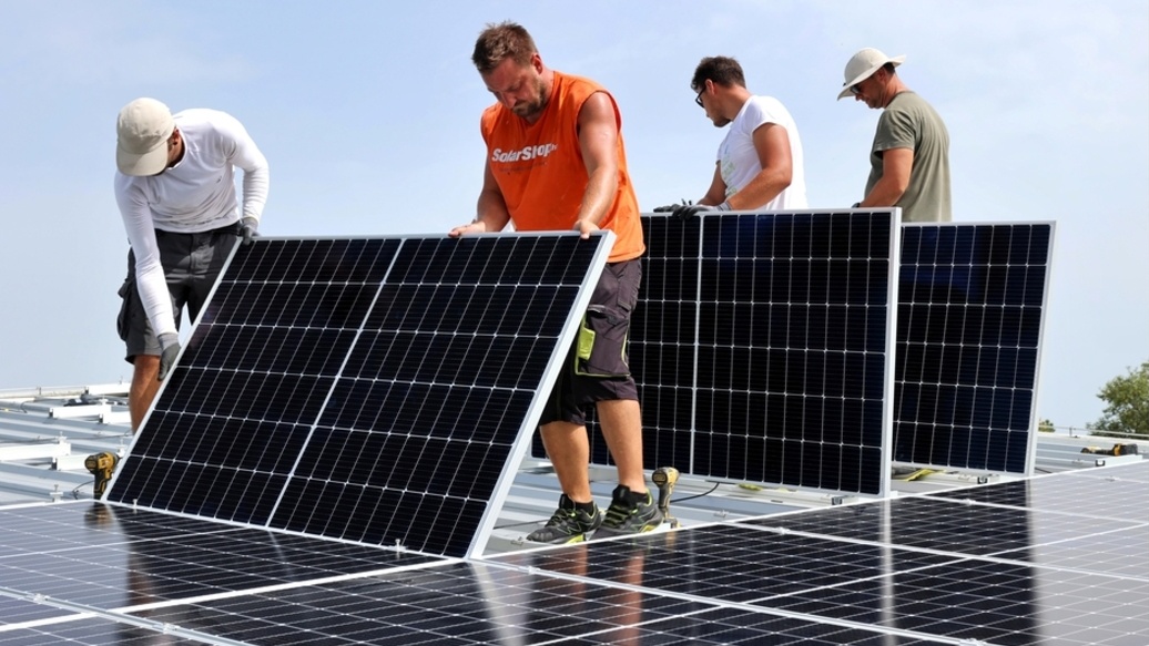 Sunčane elektrane na Glazbenoj školi i vrtiću u Desincu 