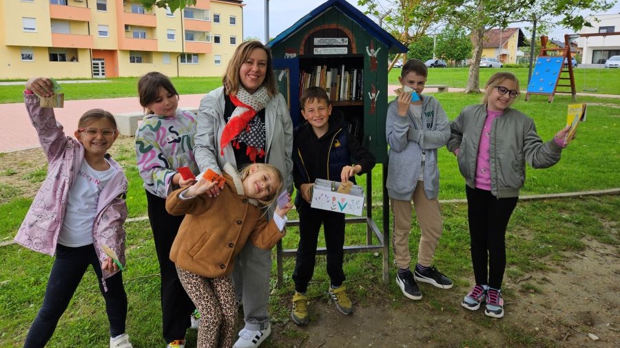 Vrećice sjemenja cvijeća u Malim besplatnim knjižnicama